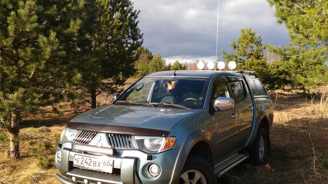 Дефлектор SIM для капота Mitsubishi L200 2006-2015. Артикул SMIL2000612