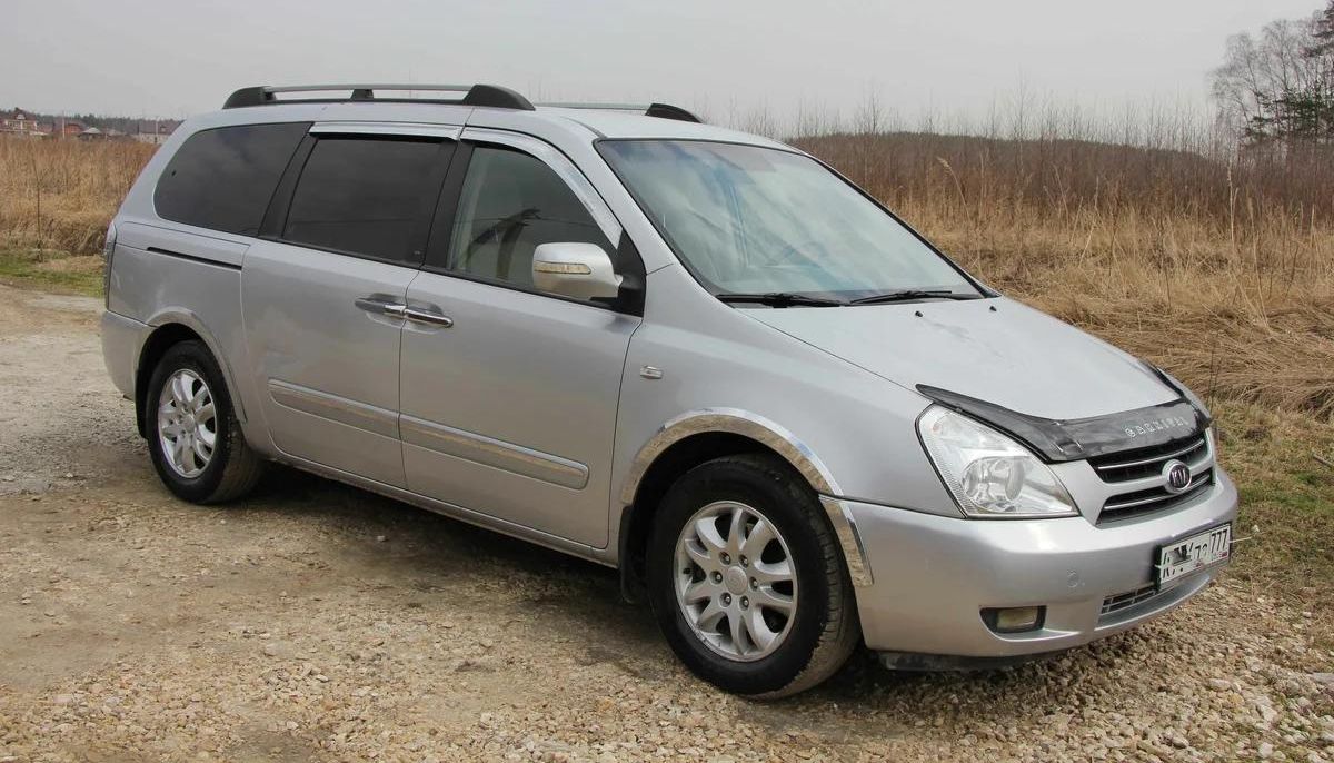 Дефлектор VT52 для капота Kia Carnival II 2006-2014. Артикул KA33VT
