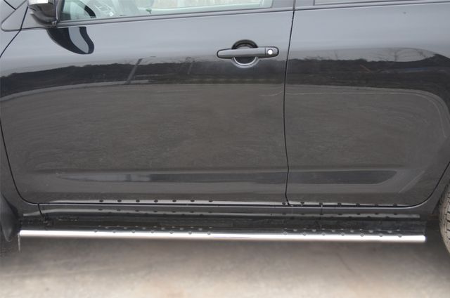 Защита RusStal порогов труба d75/42 овал с проступью для Toyota RAV4 III (длинная база) 2010-2012. Артикул TRLO-100156