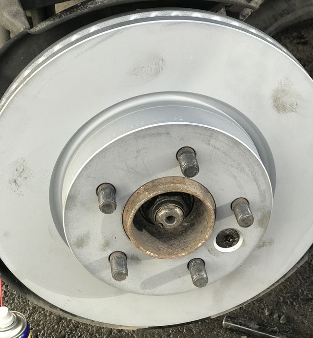 Тормозной диск Zimmermann Coat Z передний для Land Rover Discovery III 2004-2009. Артикул 450.5207.20