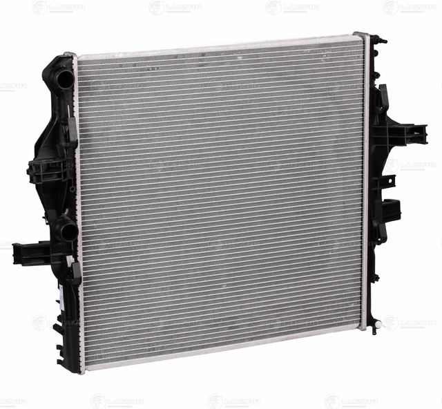 Радиатор охлаждения двигателя Luzar для IVECO Daily V 2011-2014. Артикул LRc 1659