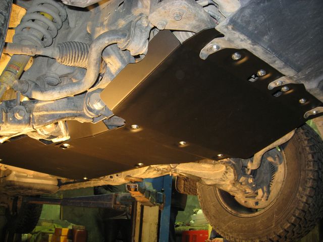 Защита Alfeco для картера и КПП Toyota Tundra II Double Cab 2007-2013. Артикул ALF.24.61