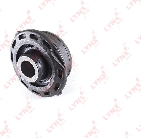 Сайлентблок переднего рычага подвески LYNXauto. Артикул C8176