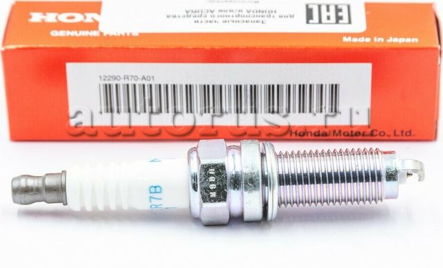 Свеча зажигания Honda. Артикул 12290R70A01