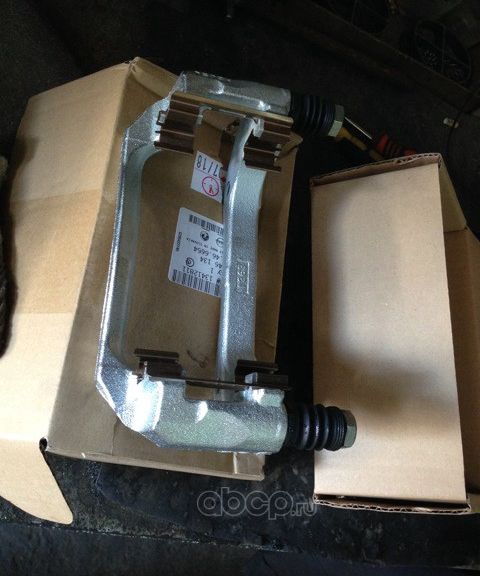 Скоба тормозного суппорта General Motors. Артикул 13412812