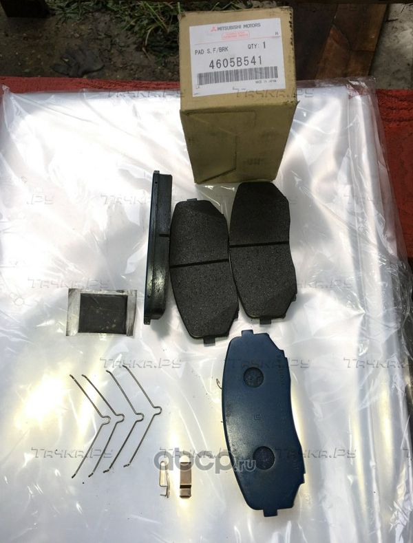 Тормозные колодки Mitsubishi передние для Mitsubishi Eclipse Cross 2017-2026. Артикул 4605B541
