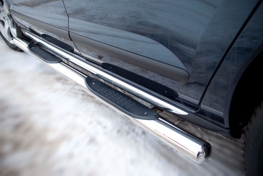 Защита порогов RusStal труба d76 с накладками (вариант 3) для Peugeot 3008 2009-2026. Артикул P38T-0004213