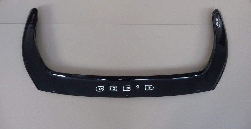 Дефлектор VT52 для капота с заходом на фары Kia Ceed II хэтчбек 2012-2017. Артикул KA37VT