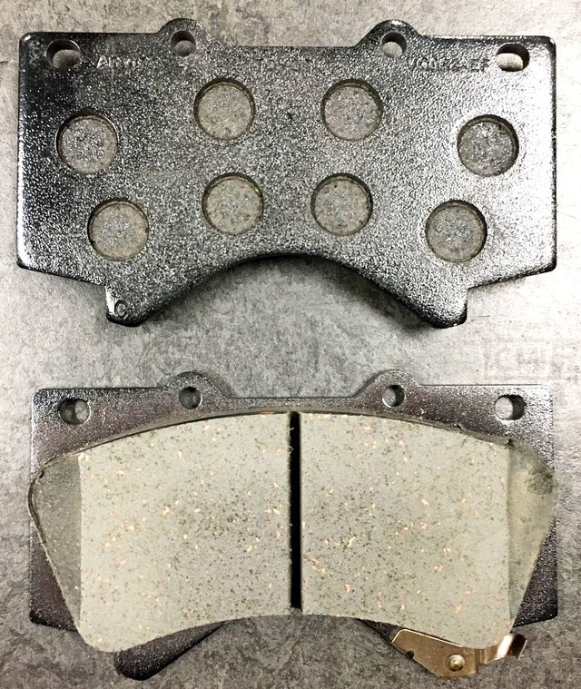 Тормозные колодки Toyota. Артикул 04465YZZR2