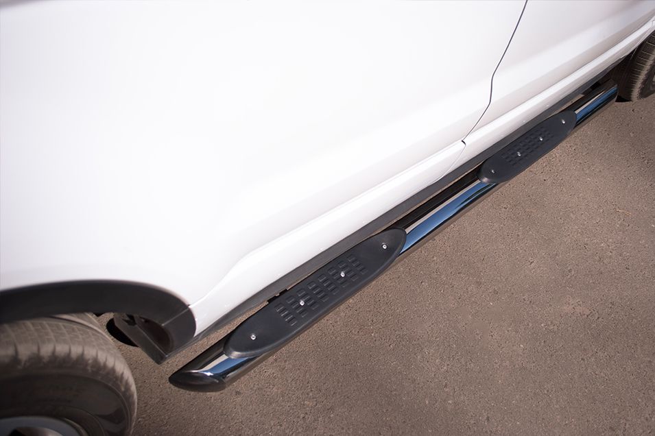 Защита порогов RusStal труба d76 с накладками (вариант 1) для Land Rover Range Rover Evoque I Dynamic 2011-2018. Артикул REDT-0006621