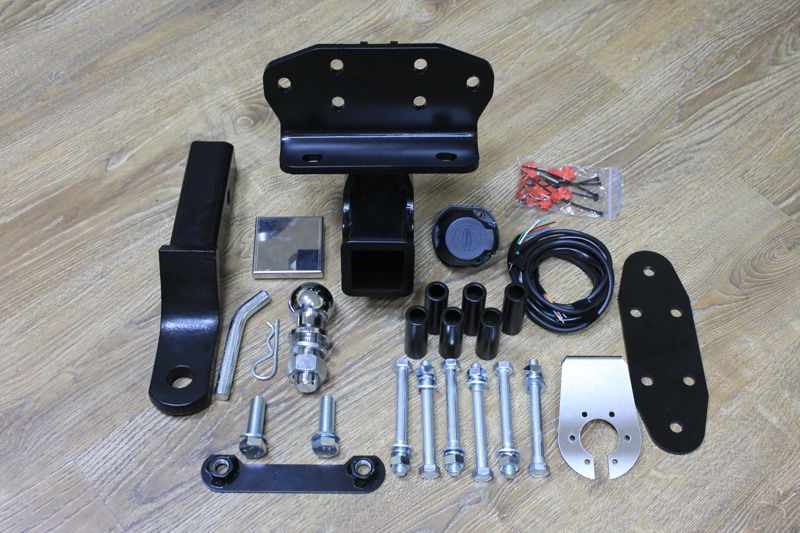 Фаркоп ТСС под американский квадрат для Toyota Land Cruiser 200 2007-2021. Артикул TCU00257