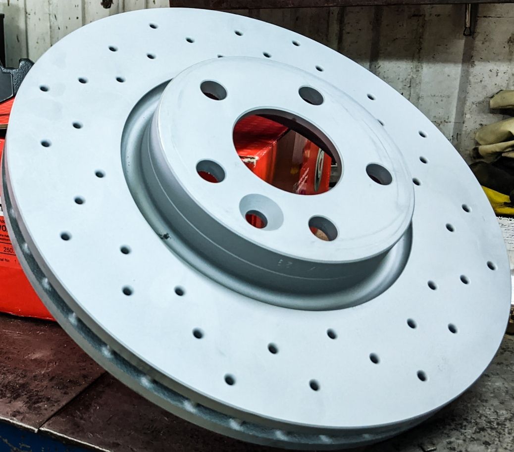 Тормозной диск Zimmermann Sport Coat Z. Артикул 250.1360.52