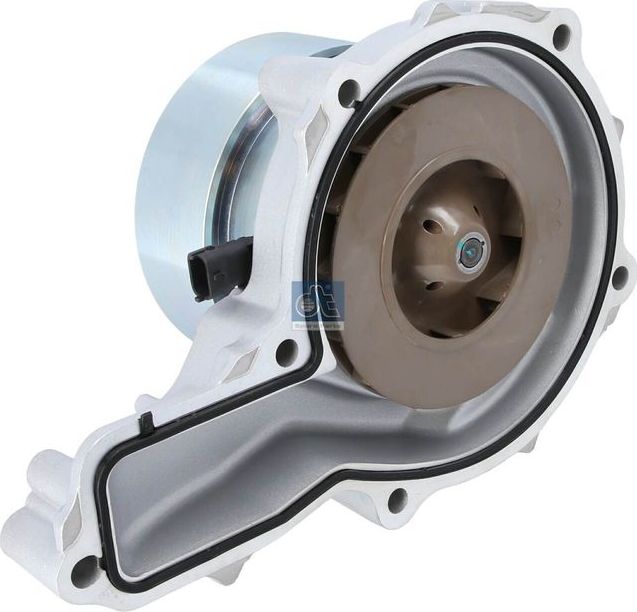 Помпа (водяной насос) DT Spare Parts. Артикул 6.30021