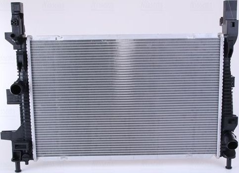 Радиатор охлаждения двигателя Nissens. Артикул 606033
