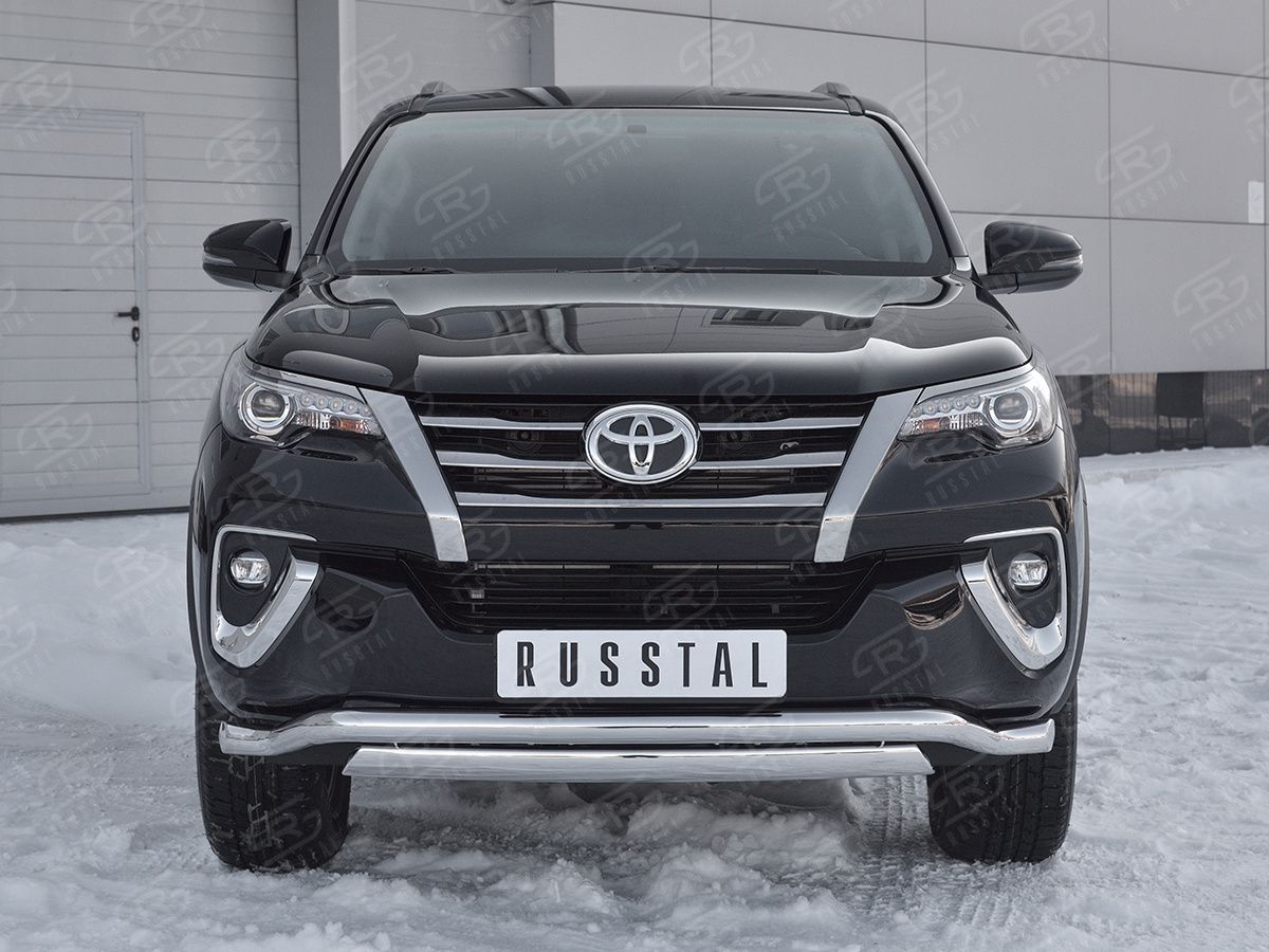 Защита RusStal переднего бампера d63 волна-d75х42 дуга для Toyota Fortuner II (для России) 2017-2020. Артикул TFZ-002877