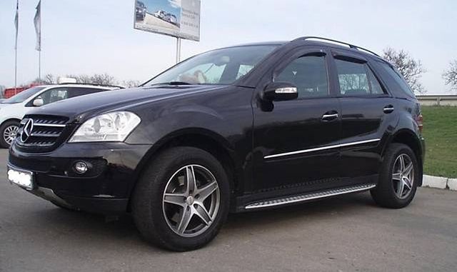 Дефлекторы SIM для окон Mercedes-Benz M-Класс (ML) W164 2005-2008. Артикул SMERM0532