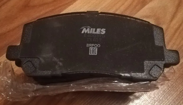 Тормозные колодки Miles (Low-Metallic). Артикул E400370