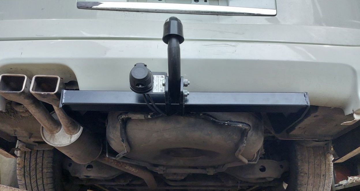 Фаркоп Halty для Nissan Elgrand (E51) 2WD/4WD 2002-2010. Артикул NElg02-10A (H.N25.A)