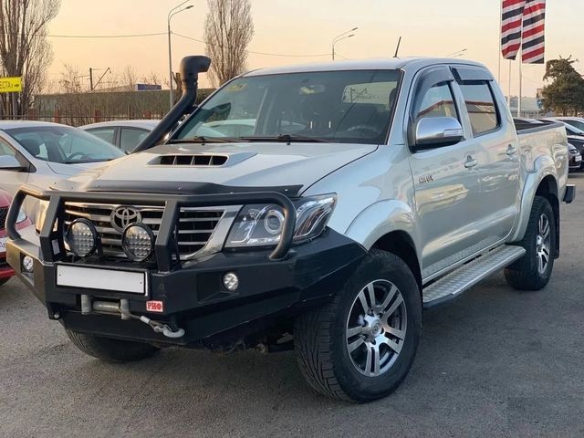 Дефлекторы V-Star для окон Toyota Hilux VII Double Cab пикап 4-дв. 2011-2015. Артикул D10685