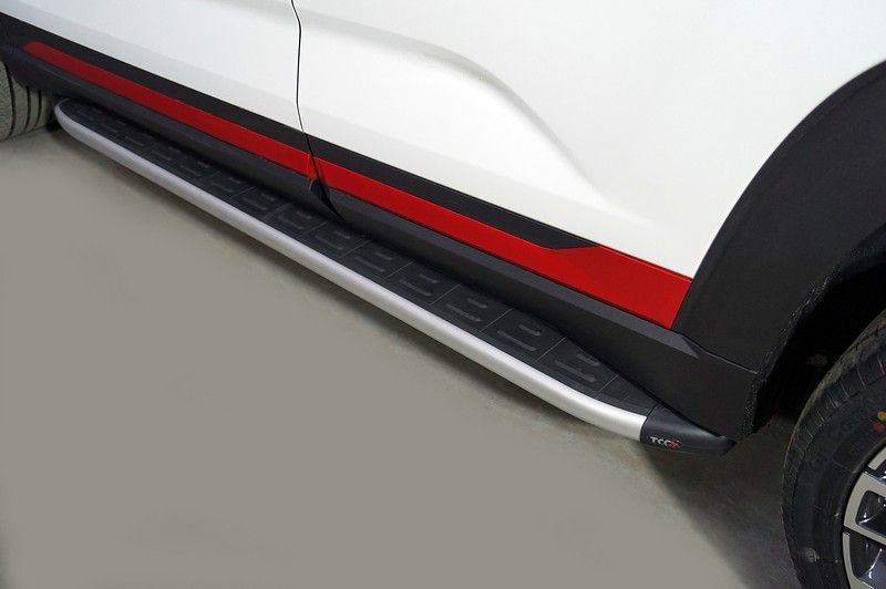 Пороги алюминиевые ТСС с пластиковой накладкой 1720 мм для Changan CS35 Plus 2WD 1.5T 2023-2026. Артикул CHANCS35PL23-11AL