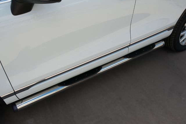 Защита порогов RusStal труба d76 с накладкой (вариант 2) для Volkswagen Touareg II рестайлинг 2014-2018. Артикул VWTT-0021282