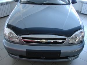 Дефлектор SIM для капота Chevrolet Lanos 1998-2009. Артикул SCHLAN9812