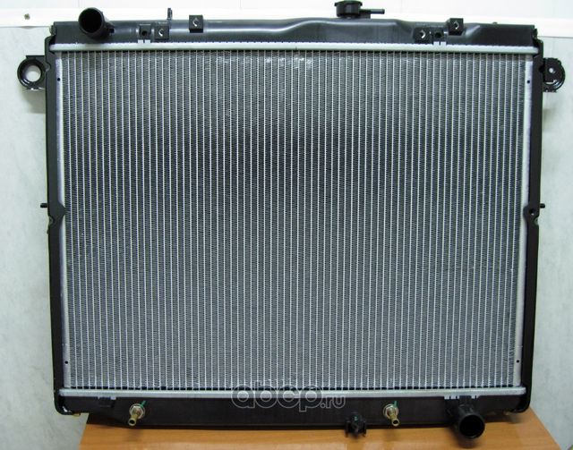 Радиатор охлаждения двигателя Toyota. Артикул 1640050360