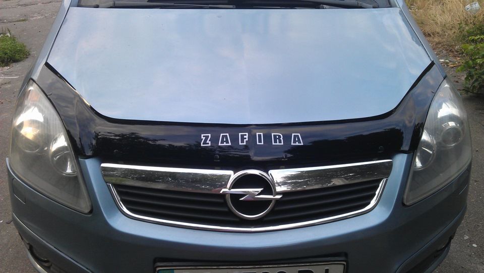 Дефлектор VT52 для капота Opel Zafira B 2005-2010. Артикул OP14VT