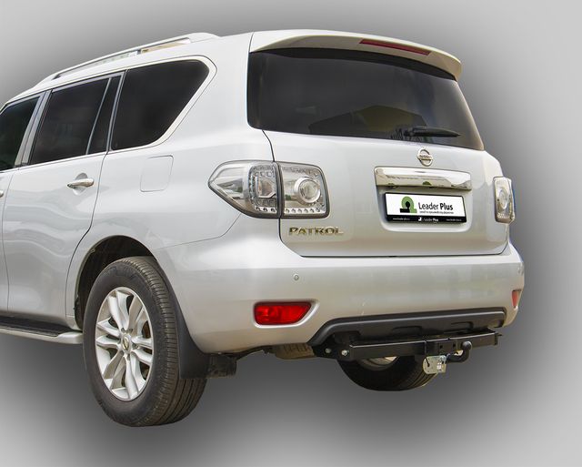 Фаркоп Лидер-Плюс для Nissan Patrol Y62 2010-2026 (с накладкой из нерж. стали). Фланцевое крепление. Артикул N124-F(N)