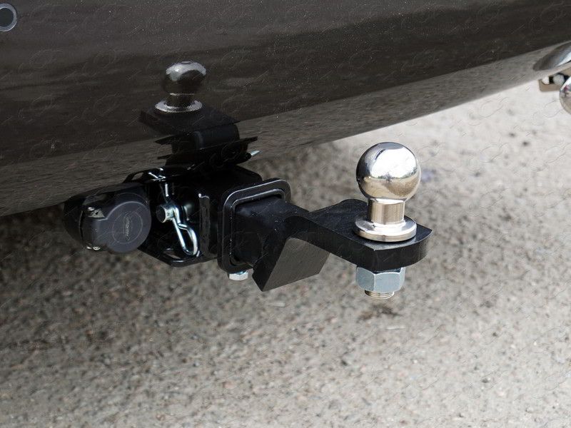 Фаркоп ТСС оцинкованный под американский квадрат для Hyundai H1 рестайлинг 2018-2026 (нерж. шар). Артикул TCU00122N