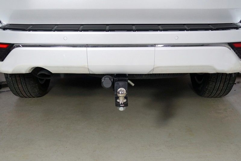 Фаркоп ТСС под американский квадрат для Toyota Land Cruiser 300 2021-2026. Артикул TCU00288