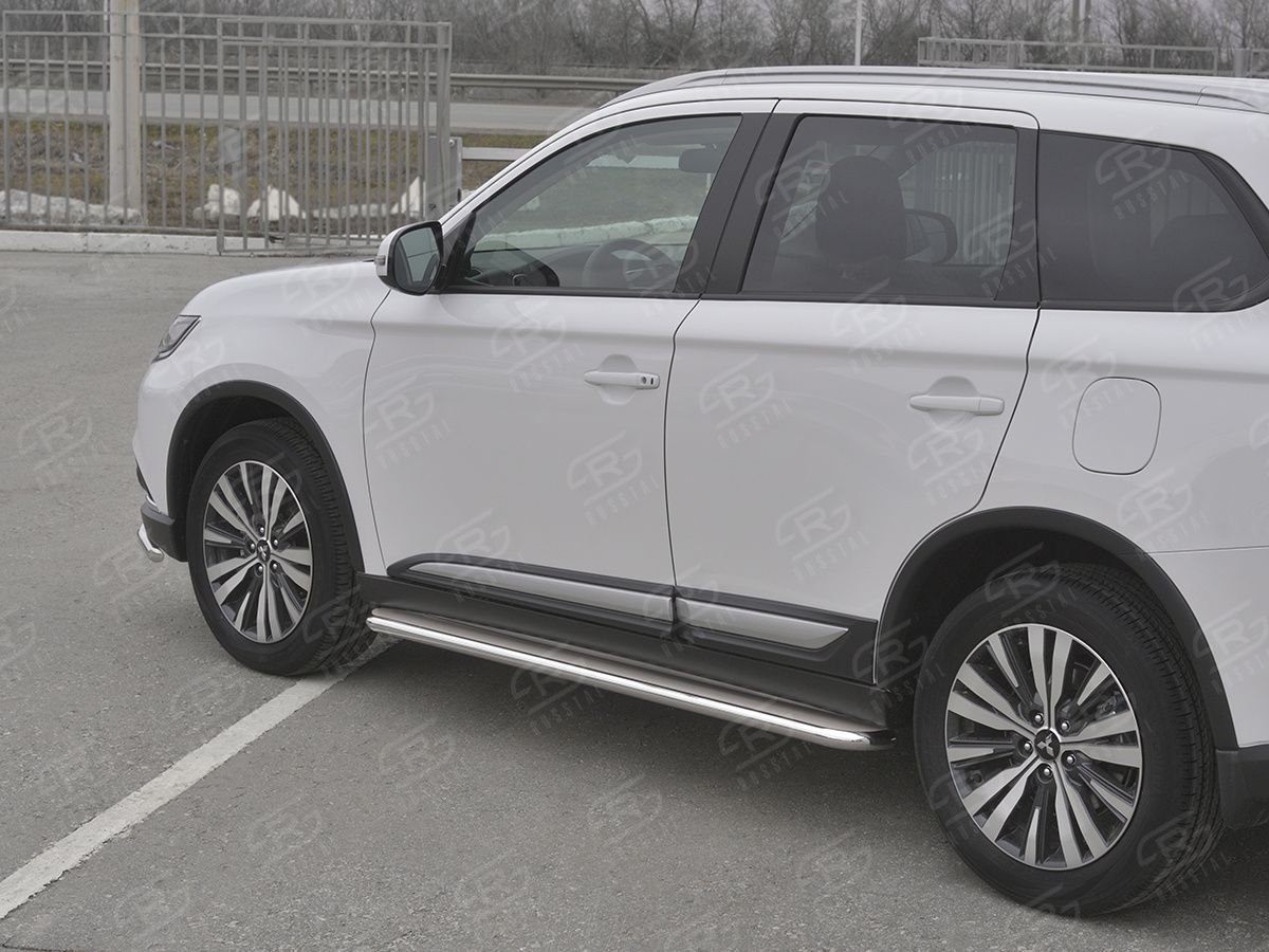 Защита порогов RusStal труба d42 с листом (Лист нерж, проф. нерж) (Вариант 3) для Mitsubishi Outlander III 3-й рестайлинг 2018-2026. Артикул MOL-0032073