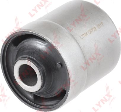 Сайлентблок переднего рычага подвески LYNXauto. Артикул C9729