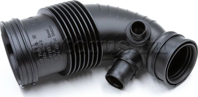 Патрубок интеркулера BMW. Артикул 13717597586