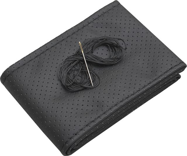 Оплётка на руль Rezkon (размер L, экокожа перф., цвет ЧЕРНЫЙ). Артикул 8001021021