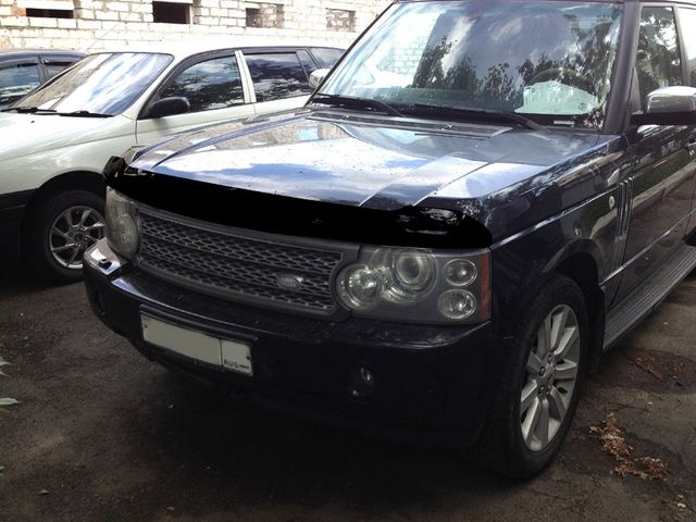 Дефлектор Sim для капота темный Land Rover Range Rover III 2002-2013. Артикул SLRRRO212