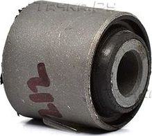 Сайлентблок переднего рычага подвески BSG. Артикул BSG 30-700-212