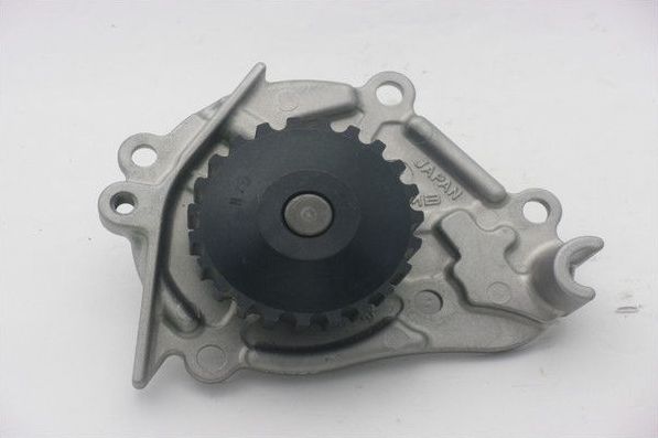 Помпа (водяной насос) GMB для Nissan Micra K10 1982-1992. Артикул GWN-72A