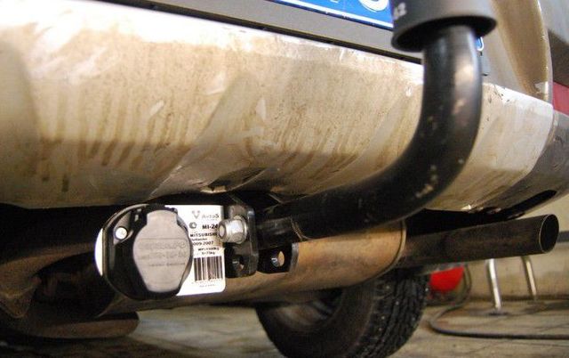 Фаркоп AvtoS для Mitsubishi Outlander I 2003-2007. Артикул MI 24