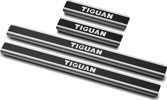 Накладки RusStal на пороги (лист нерж. карбон с надписью) для Volkswagen Tiguan II 2017-2026. Артикул VWTIG17-06