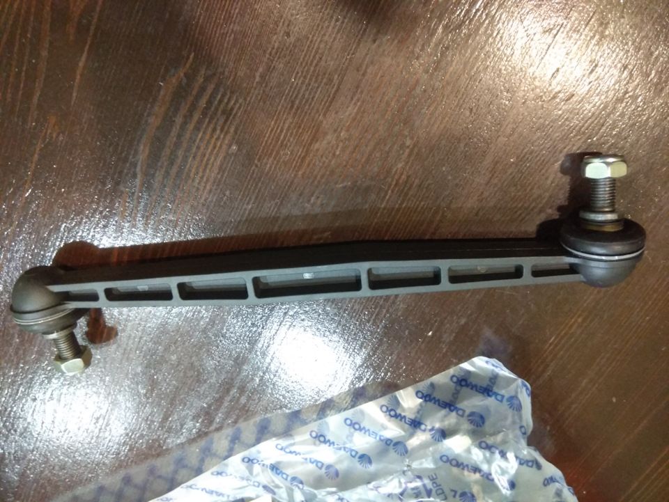 Стойка (тяга) стабилизатора General Motors. Артикул 13219141