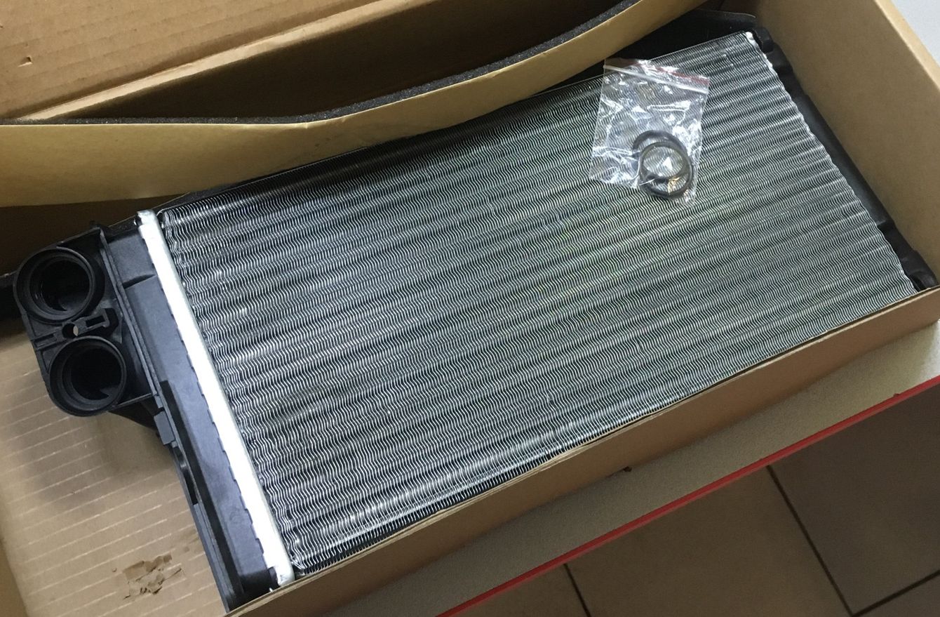 Радиатор отопителя (печки) AVA. Артикул PE6015