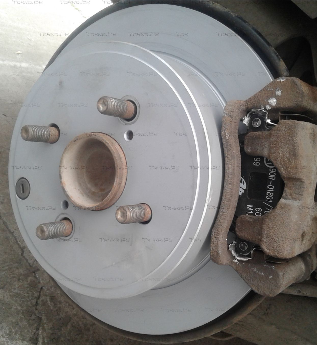 Тормозной диск ATE задний для Toyota Corolla E120, E130 2002-2006. Артикул 24.0109-0138.1