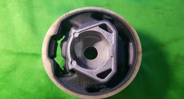 Подушка (опора) двигателя VAG. Артикул 5Q0199867