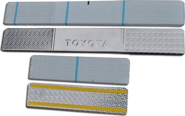 Накладки Ладья на внутренние пороги (штамп) для Toyota RAV 4 IV 2013-2019. Артикул 014.49.451