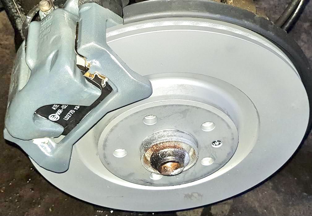 Тормозной диск Zimmermann Coat Z. Артикул 100.3357.20