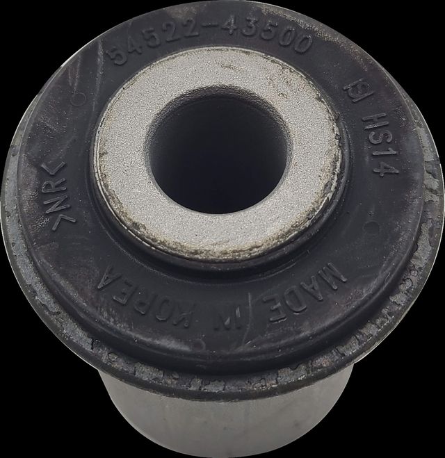 Сайлентблок переднего рычага подвески CTR. Артикул GV0330