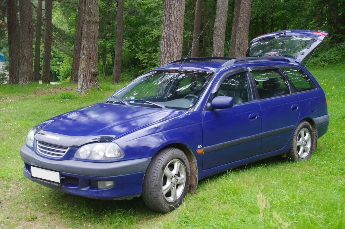 Дефлекторы Cobra Tuning для окон Toyota Avensis I универсал 1997-2002. Артикул T23397