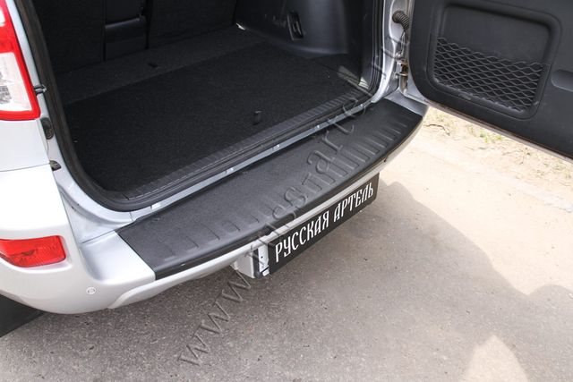 Накладка Русская Артель на задний бампер для Toyota RAV4 III 2010-2012. Артикул NTR4-006902