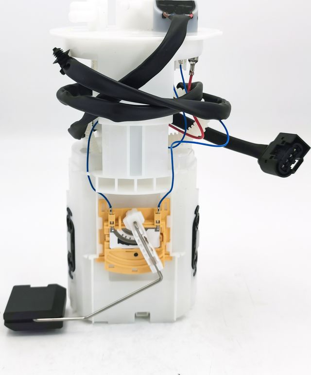 ТОПЛИВНЫЙ БЕНЗОНАСОС В СБОРЕ MERCEDES BENZ A-CLASS (W168) A 140 (168.0 (Achr). Артикул EFM1080415